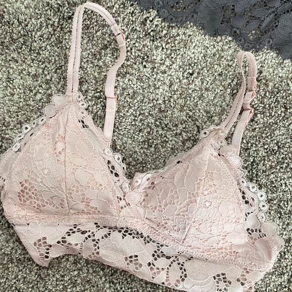 2 Bralettes - Picture 2 of 6